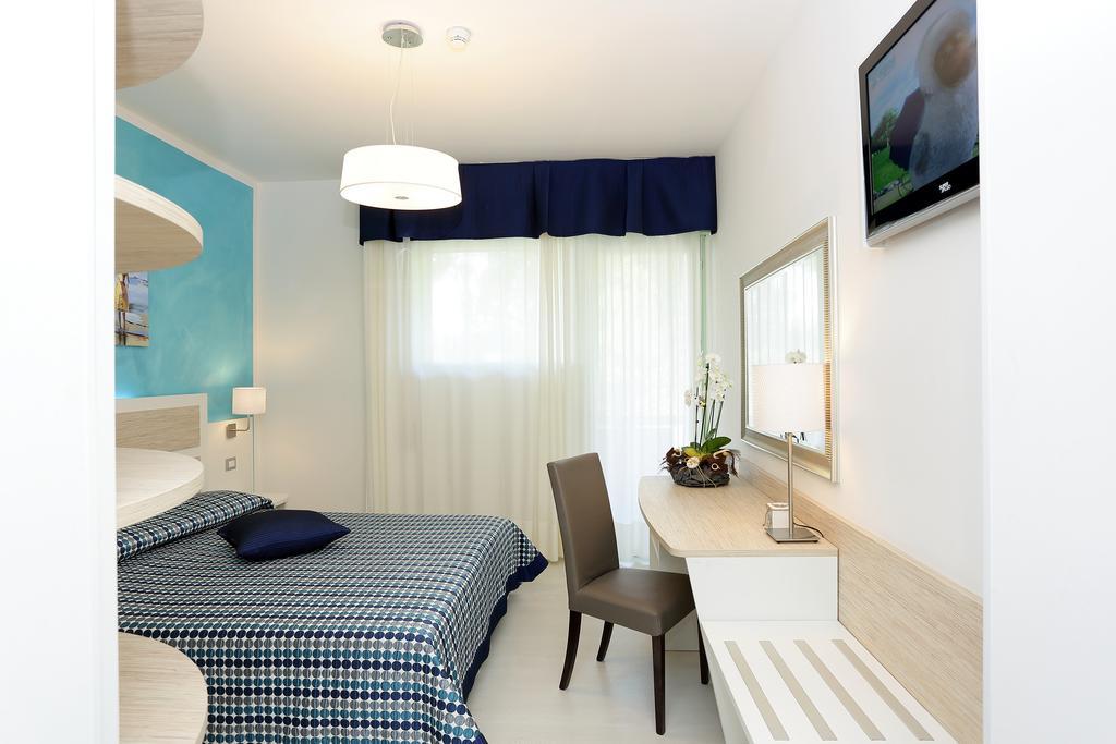 Hotel Hiki 3 Superior Bibione Exteriör bild