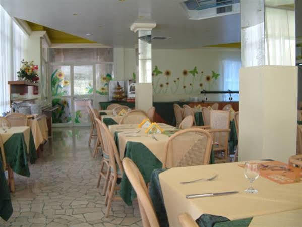 Hotel Hiki 3 Superior Bibione Exteriör bild