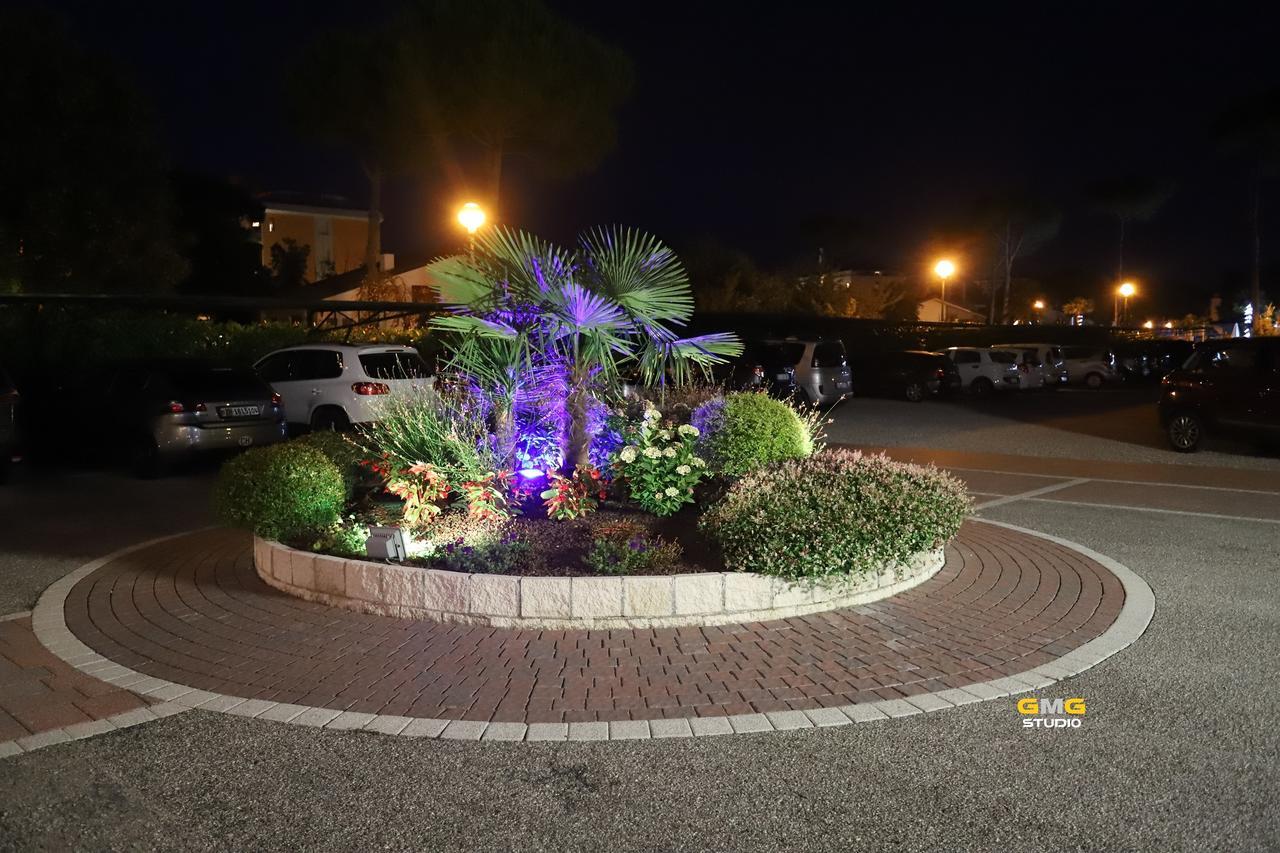 Hotel Hiki 3 Superior Bibione Exteriör bild