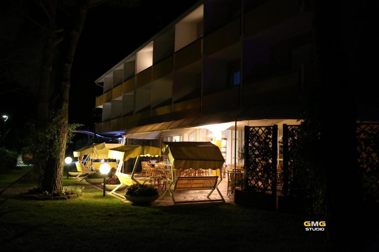 Hotel Hiki 3 Superior Bibione Exteriör bild